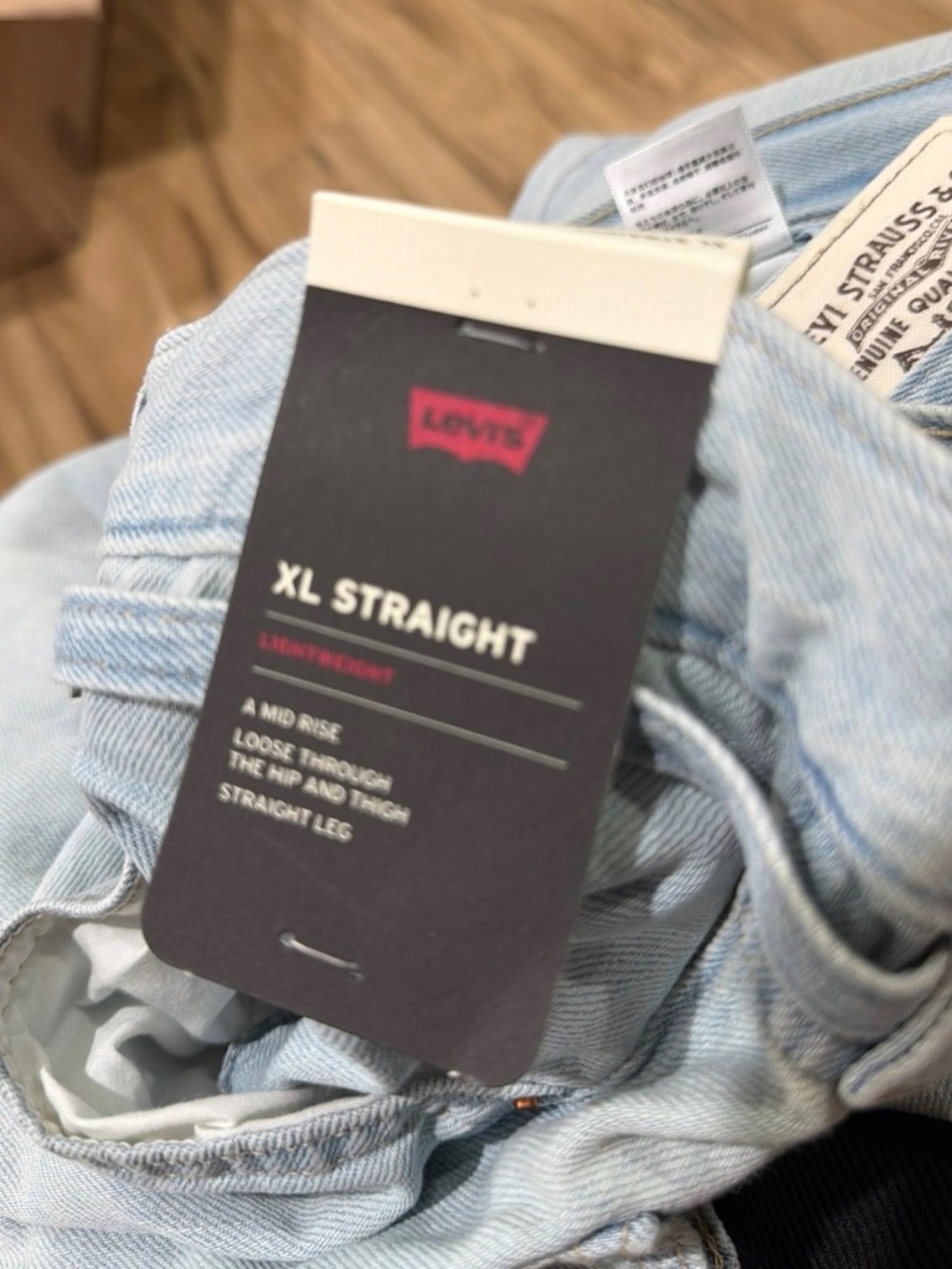 New With Tags Levi’s Strauss XL Straight Mid Rise 27x31 Lightweight $108 - Picture 3 of 4